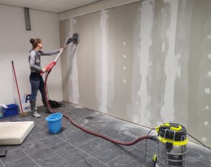 Muren bijschuren